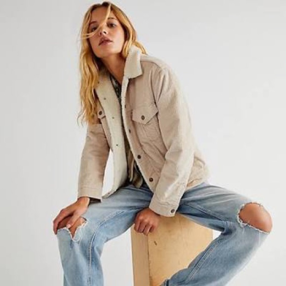 levi's® ex-boyfriend sherpa trucker jacket - cream color medium